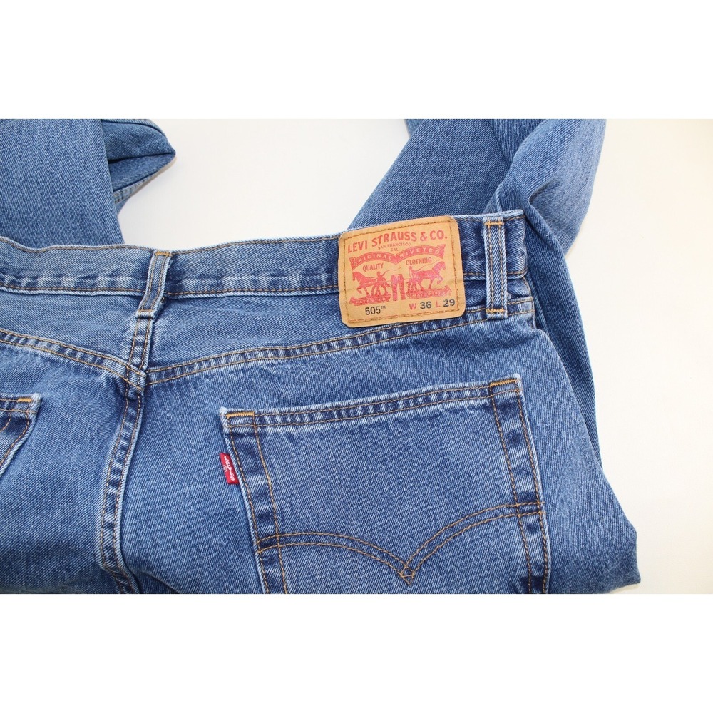 Levi's Men's Classic Straight Leg 505 Regular Fit 5-Pocket Jeans 36x29 - Picture 3 of 7